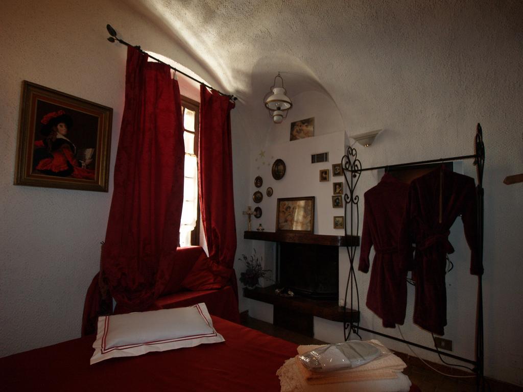 Le Petit Chateau Bed & Breakfast Dolceacqua Room photo