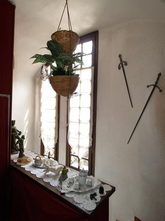 Le Petit Chateau Bed & Breakfast Dolceacqua Exterior photo